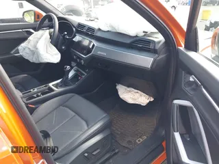 2022 Audi Q3 Premium Plus z VIN WA1BUCF36N1149539, wystawiony jako IAAI lot #42176930 z przebiegiem 13 152 mil mil oraz . Historia ofert i sprzedaży dostępna na DreamBid. Obrazek 5.