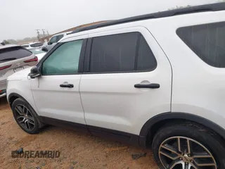 2016 Ford Explorer Sport z VIN 1FM5K8GT8GGB93347, wystawiony jako IAAI lot #41924898 z przebiegiem 172 364 mil mil oraz . Historia ofert i sprzedaży dostępna na DreamBid. Obrazek 14.