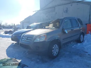 2006 Honda CR-V EX with VIN JHLRD68806C017948, listed as a IAAI auction lot 41258241 with 212,799 mi miles. Bid and sale history available at carsss.com. Image 2.