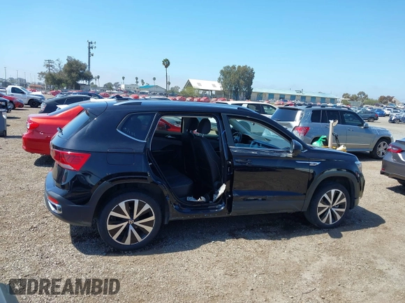 2022 Volkswagen Taos SE z VIN 3VVRX7B2XNM040120, wystawiony jako IAAI lot #41858923 z przebiegiem 35 341 mil mil oraz . Historia ofert i sprzedaży dostępna na DreamBid. Obrazek 14.