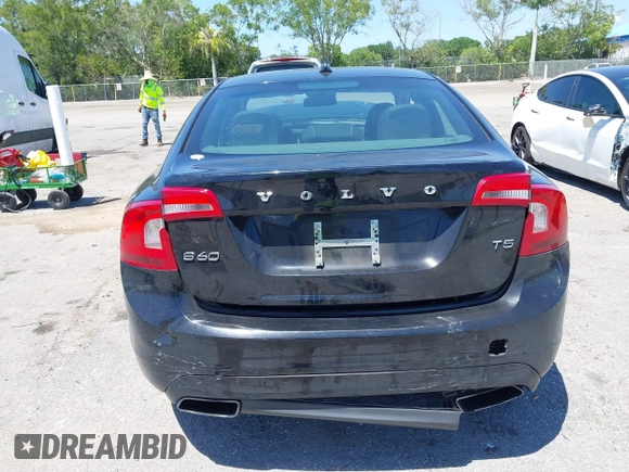 2014 Volvo S60 T5 with VIN YV1612FS1E2294154, listed as a IAAI auction lot 42046636 with 165,257 mi miles. Bid and sale history available at carsss.com. Image 17.