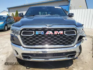 2025 Ram 1500 Big Horn z VIN 1C6SRFFP9SN628206, wystawiony jako Copart lot #52026705 z przebiegiem 4 311 mil mil oraz Szkoda całkowita • Salvage title. Historia ofert i sprzedaży dostępna na DreamBid. Obrazek 5.