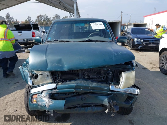 1999 Toyota Tacoma PreRunner with VIN 4TASN92N4XZ519660, listed as a IAAI auction lot 42174341 with 166,074 mi miles and . Bid and sale history available at DreamBid. Image 13.