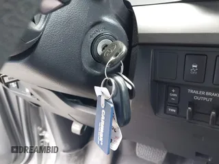 2016 Toyota Tundra SR5 z VIN 5TFDW5F15GX554763, wystawiony jako IAAI lot #42092776 z przebiegiem 141 522 mil mil oraz . Historia ofert i sprzedaży dostępna na DreamBid. Obrazek 11.