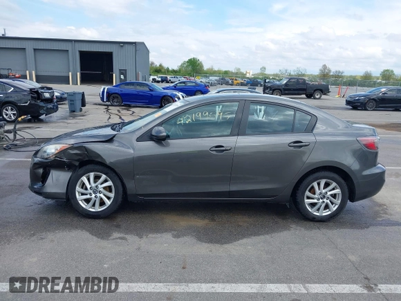 2013 Mazda 3 i Touring z VIN JM1BL1V72D1822505, wystawiony jako IAAI lot #42199595 z przebiegiem 103 560 mil mil oraz . Historia ofert i sprzedaży dostępna na DreamBid. Obrazek 14.
