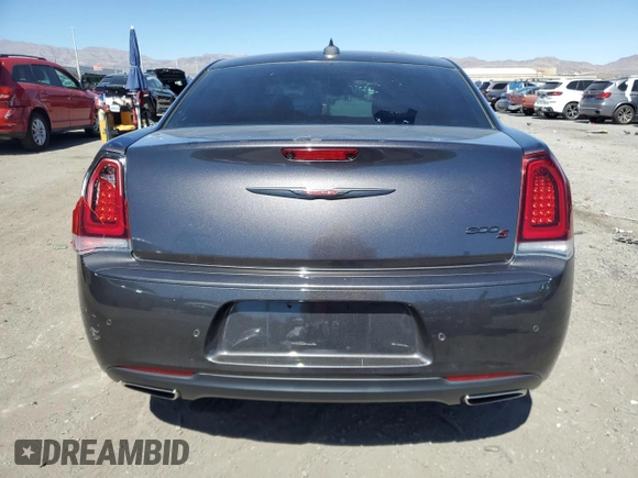 2022 Chrysler 300 S z VIN 2C3CCABG6NH154269, wystawiony jako Copart lot #50454985 z przebiegiem 50 538 mil mil oraz Szkoda całkowita • Salvage title. Historia ofert i sprzedaży dostępna na DreamBid. Obrazek 6.