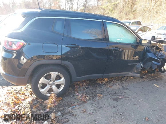2018 Jeep Compass Latitude with VIN 3C4NJDBB3JT314058, listed as a IAAI auction lot 41012521 with 52,087 mi miles. Bid and sale history available at carsss.com. Image 13.