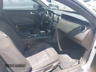 2008 Ford Mustang Deluxe with VIN 1ZVHT80N885199959, listed as a IAAI auction lot 42248199 with 275,431 mi miles and . Bid and sale history available at DreamBid. Image 5.