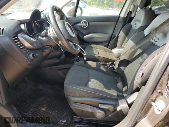 2016 FIAT 500X Easy z VIN ZFBCFXBT5GP390903, wystawiony jako Copart lot #65087215 z przebiegiem Nie podano mil oraz Czysty tytuł • Clean title. Historia ofert i sprzedaży dostępna na DreamBid. Obrazek 7.