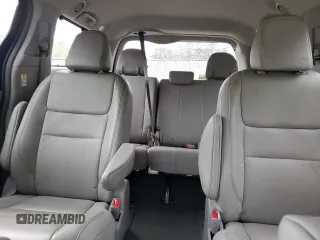 2019 Toyota Sienna XLE z VIN 5TDDZ3DC1KS221250, wystawiony jako Copart lot #59882545 z przebiegiem 85 299 mil mil oraz Szkoda całkowita • Salvage title. Historia ofert i sprzedaży dostępna na DreamBid. Obrazek 10.