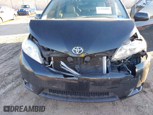 2017 Toyota Sienna XLE Auto Access Seat with VIN 5TDYZ3DC2HS805845, listed as a IAAI auction lot 41456888 with 138,475 mi miles and . Bid and sale history available at DreamBid. Image 6.