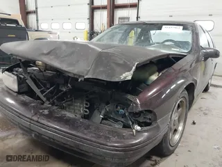 1996 Chevrolet Caprice Classic 1SA Special Value Pkg with VIN 1G1BL52PXTR177137, listed as a IAAI auction lot 41437962 with 1 mi miles. Bid and sale history available at carsss.com. Image 6.