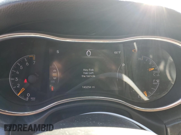 2017 Jeep Grand Cherokee Altitude z VIN 1C4RJFAG1HC656897, wystawiony jako Copart lot #49494305 z przebiegiem 145 254 mil mil oraz Szkoda całkowita • Salvage title. Historia ofert i sprzedaży dostępna na DreamBid. Obrazek 9.