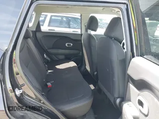 2019 Kia Soul z VIN KNDJN2A28K7688177, wystawiony jako IAAI lot #42153535 z przebiegiem 109 998 mil mil oraz . Historia ofert i sprzedaży dostępna na DreamBid. Obrazek 8.