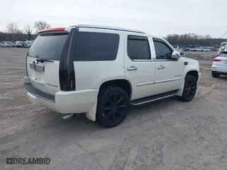 2009 Cadillac Escalade with VIN 1GYFK13259R226366, listed as a IAAI auction lot 41609717 with 233,218 mi miles. Bid and sale history available at carsss.com. Image 4.