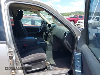 2010 Ford Explorer XLT с VIN 1FMEU6DE2AUA70477, выставлен на аукционе IAAI как лот 42588580 с пробегом Не указан миль и . История ставок и продаж доступна на DreamBid. Изображение 5.