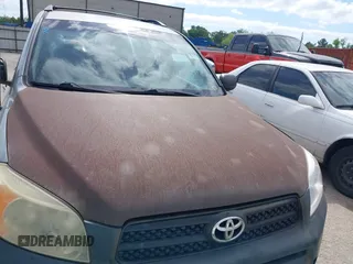 2006 Toyota RAV4 with VIN JTMZD33V465012863, listed as a IAAI auction lot 42025308 with 185,329 mi miles. Bid and sale history available at carsss.com. Image 10.