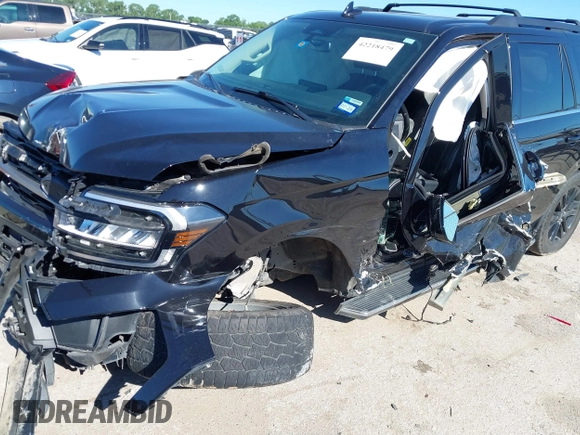 2022 Ford Expedition XLT z VIN 1FMJU1HTXNEA03300, wystawiony jako IAAI lot #42218479 z przebiegiem 32 300 mil mil oraz . Historia ofert i sprzedaży dostępna na DreamBid. Obrazek 6.