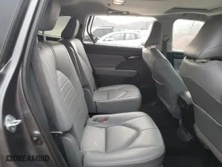 2021 Toyota Highlander XLE with VIN 5TDGZRAH1MS041527, listed as a Copart auction lot 43322245 with 76,996 mi miles and Salvage Title. Bid and sale history available at carsss.com. Image 11.
