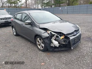 2014 Ford Focus SE z VIN 1FADP3K2XEL121210, wystawiony jako IAAI lot #41974962 z przebiegiem 36 704 mil mil oraz . Historia ofert i sprzedaży dostępna na DreamBid. Obrazek 1.