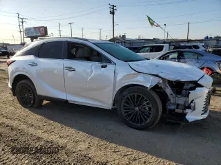 2024 Lexus RX 350h z VIN 2T2BBMCA3RC060822, wystawiony jako Copart lot #50063055 z przebiegiem 838 mil mil oraz Szkoda całkowita • Salvage title. Historia ofert i sprzedaży dostępna na DreamBid. Obrazek 4.