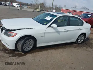 2006 BMW 3 Series 325i with VIN WBAVB13536KX69521, listed as a IAAI auction lot 41832395 with 182,106 mi miles. Bid and sale history available at carsss.com. Image 15.
