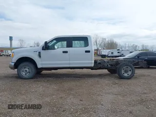 2017 Ford Super Duty F-250 SRW XL with VIN 1FD7W2B69HEC90498, listed as a IAAI auction lot 42032220 with 1 mi miles. Bid and sale history available at carsss.com. Image 15.