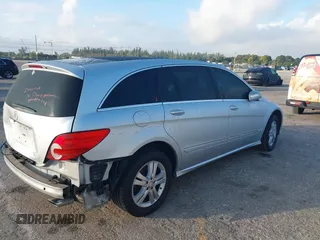 2008 Mercedes-Benz R-Class 3.5L with VIN 4JGCB56E48A073428, listed as a IAAI auction lot 41398278 with 125,922 mi miles. Bid and sale history available at carsss.com. Image 4.