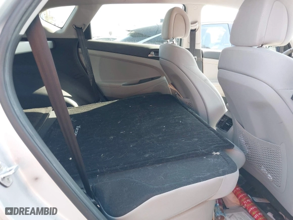 2017 Hyundai Tucson Value with VIN KM8J33A25HU468142, listed as a IAAI auction lot 41382131 with 1 mi miles. Bid and sale history available at carsss.com. Image 8.