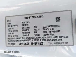 2022 Tesla Model 3 Long Range z VIN 5YJ3E1EB4NF163001, wystawiony jako IAAI lot #42211705 z przebiegiem 53 487 mil mil oraz . Historia ofert i sprzedaży dostępna na DreamBid. Obrazek 9.