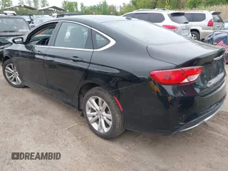 2015 Chrysler 200 Limited z VIN 1C3CCCAB7FN758391, wystawiony jako IAAI lot #39199780 z przebiegiem 88 050 mil mil oraz . Historia ofert i sprzedaży dostępna na DreamBid. Obrazek 3.