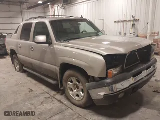 2006 Chevrolet Avalanche Z71 with VIN 3GNEK12Z46G244604, listed as a IAAI auction lot 41200313 with 140,232 mi miles. Bid and sale history available at carsss.com. Image 1.