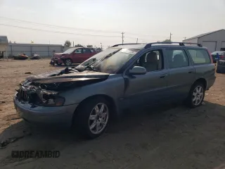 2002 Volvo V70 with VIN YV1SJ58DX21249326, listed as a Copart auction lot 70977624 with 0 mi miles and Salvage Title. Bid and sale history available at carsss.com. Image 1.