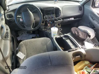 2000 Ford Expedition XLT with VIN 1FMRU166XYLA82466, listed as a Copart auction lot 42507135 with 214,014 mi miles and Salvage Title. Bid and sale history available at DreamBid. Image 8.