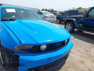 2010 Ford Mustang GT z VIN 1ZVBP8CH0A5113940, wystawiony jako IAAI lot #42068181 z przebiegiem 131 760 mil mil oraz . Historia ofert i sprzedaży dostępna na DreamBid. Obrazek 6.