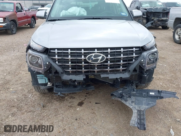 2024 Hyundai Venue SEL with VIN KMHRC8A3XRU311992, listed as a IAAI auction lot 41922401 with 12,904 mi miles and . Bid and sale history available at DreamBid. Image 6.