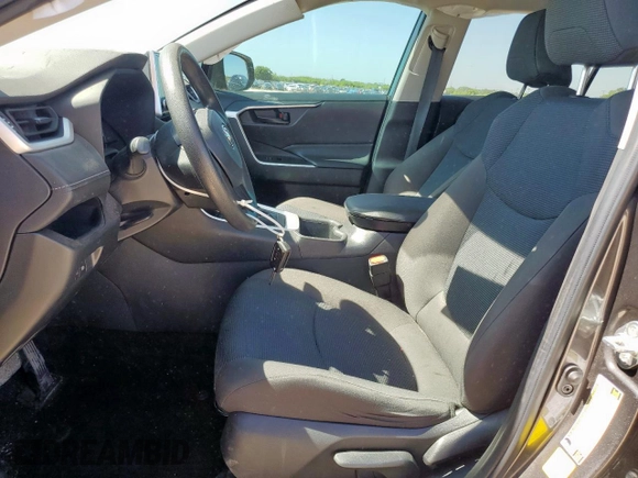 2023 Toyota RAV4 LE z VIN 2T3H1RFV9PC236144, wystawiony jako Copart lot #60815095 z przebiegiem 30 468 mil mil oraz Szkoda całkowita • Salvage title. Historia ofert i sprzedaży dostępna na DreamBid. Obrazek 7.