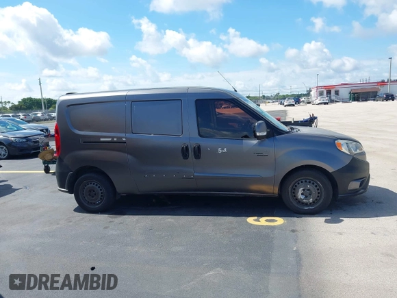 2017 Ram ProMaster City Cargo Tradesman z VIN ZFBERFAB9H6D25646, wystawiony jako IAAI lot #42258881 z przebiegiem 92 286 mil mil oraz . Historia ofert i sprzedaży dostępna na DreamBid. Obrazek 14.