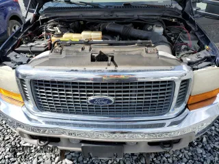 2001 Ford Excursion Limited with VIN 1FMNU43S81EB53398, listed as a Copart auction lot 52118415 with 229,052 mi miles and Clean title. Bid and sale history available at DreamBid. Image 12.