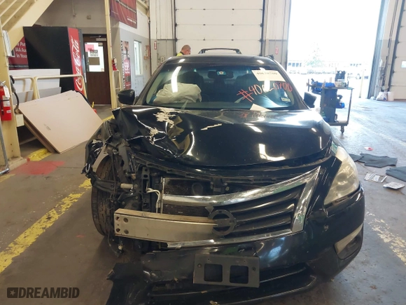 2015 Nissan Altima 2.5 SV with VIN 1N4AL3AP3FC567115, listed as a IAAI auction lot 40620700 with 178,073 mi miles. Bid and sale history available at carsss.com. Image 13.