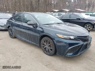 2021 Toyota Camry SE Nightshade with VIN 4T1G11AK8MU590203, listed as a IAAI auction lot 41327590 with 123,242 mi miles. Bid and sale history available at carsss.com. Image 1.