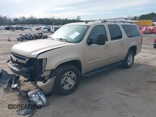 2008 Chevrolet Suburban Commercial with VIN 3GNGK26K98G207580, listed as a IAAI auction lot 41652697 with 262,677 mi miles. Bid and sale history available at carsss.com. Image 2.