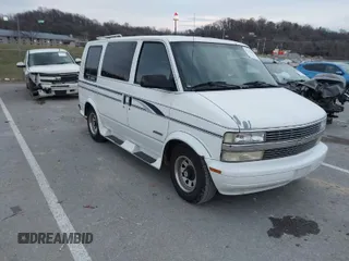 1995 Chevrolet Astro Cargo Van with VIN 1GBDM19W5SB172412, listed as a IAAI auction lot 41172353 with 119,531 mi miles. Bid and sale history available at carsss.com. Image 1.