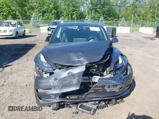 2023 Tesla Model 3 z VIN 5YJ3E1EA2PF492659, wystawiony jako IAAI lot #42284833 z przebiegiem 41 205 mil mil oraz . Historia ofert i sprzedaży dostępna na DreamBid. Obrazek 6.