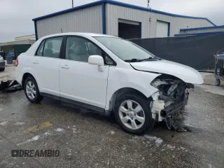2009 Nissan Versa S z VIN 3N1BC11E09L352045, wystawiony jako Copart lot #46843955 z przebiegiem 170 741 mil mil oraz Szkoda całkowita • Salvage title. Historia ofert i sprzedaży dostępna na DreamBid. Obrazek 4.