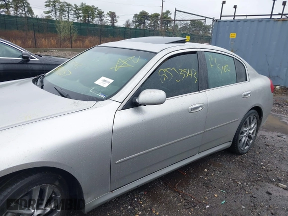 2005 Infiniti G35 with VIN JNKCV51F55M304681, listed as a IAAI auction lot 41970857 with Not Provided miles. Bid and sale history available at carsss.com. Image 6.