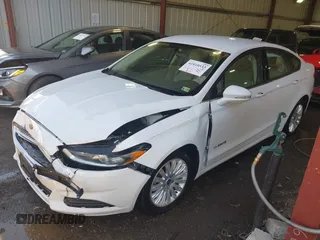 2014 Ford Fusion SE Hybrid with VIN 3FA6P0LU0ER373945, listed as a IAAI auction lot 41810533 with 82,177 mi miles. Bid and sale history available at carsss.com. Image 2.