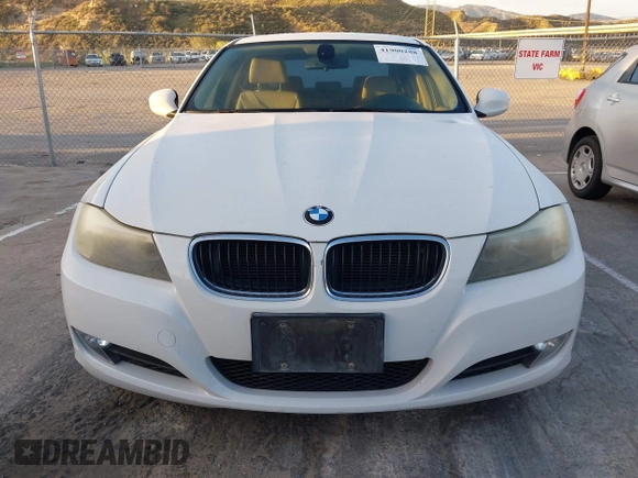 2011 BMW 3 Series 328i with VIN WBAPH5G57BNM76870, listed as a IAAI auction lot 41900288 with 191,609 mi miles and . Bid and sale history available at carsss.com. Image 12.