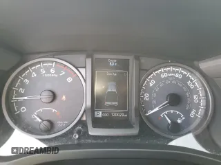 2017 Toyota Tacoma SR5 z VIN 3TMCZ5AN6HM060416, wystawiony jako Copart lot #56697175 z przebiegiem 120 029 mil mil oraz Szkoda całkowita • Salvage title. Historia ofert i sprzedaży dostępna na DreamBid. Obrazek 9.