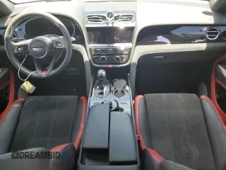 2021 Bentley Bentayga Speed z VIN SJAAR2ZV0MC037527, wystawiony jako Copart lot #59696663 z przebiegiem 23 786 mil mil oraz . Historia ofert i sprzedaży dostępna na DreamBid. Obrazek 8.